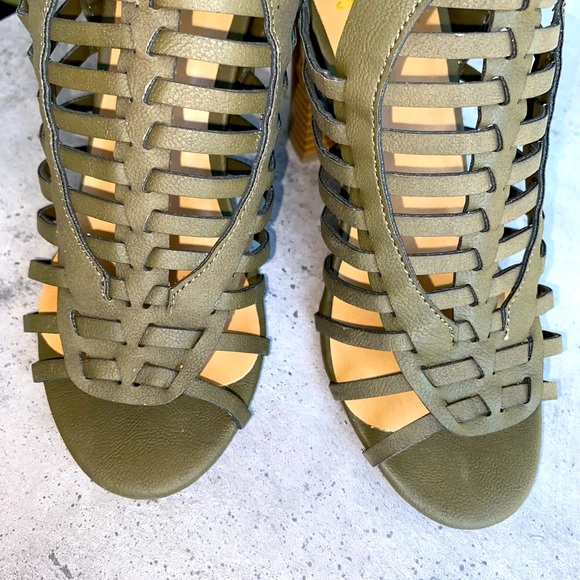 Weaved Wedges - Picture 8 of 9